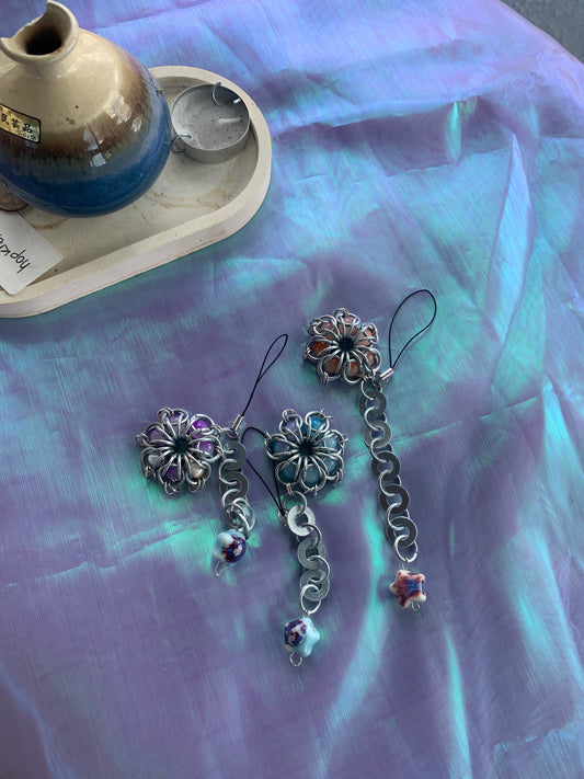 Telephone charms  : fleurs et étoile 🌟